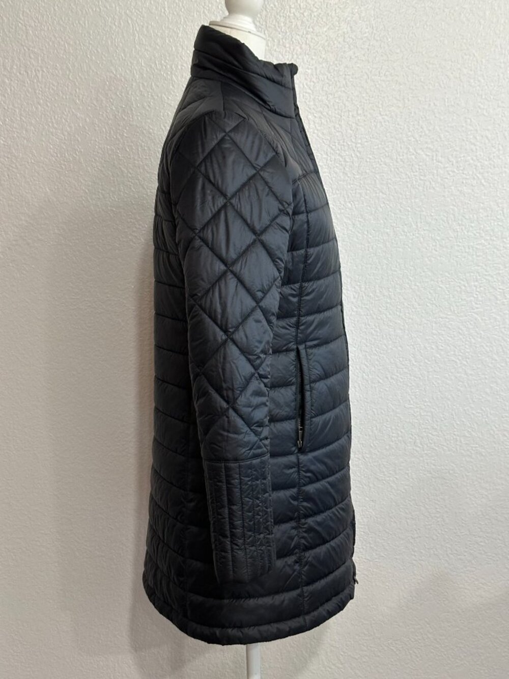 Patagonia Women’s Small Black Quilted Insulated Coat Long Puffer Jacket Recycled - Picture 5 of 9